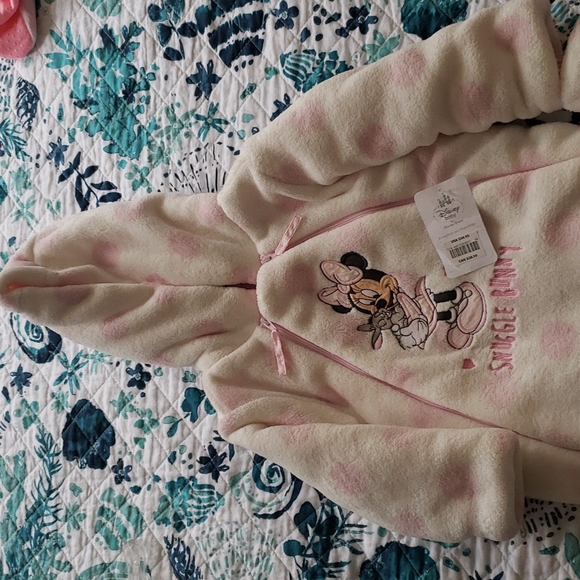 Minnie SnowSuit - Picture 2 of 6